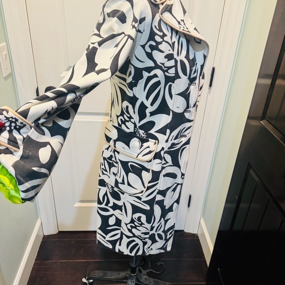 Y2K Cache contour classic trench coat black and white with lime green liner
